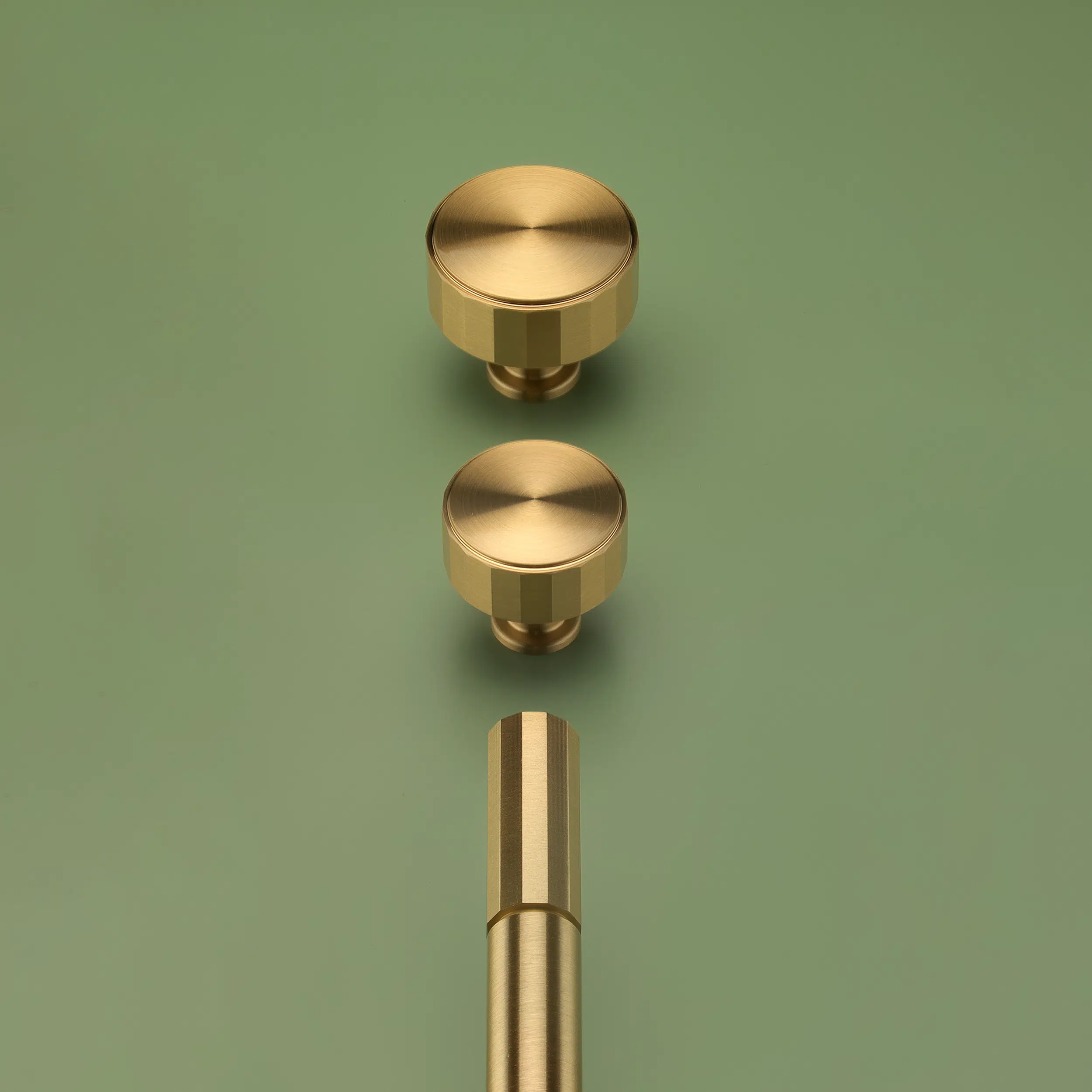 Broadway knobs and handle