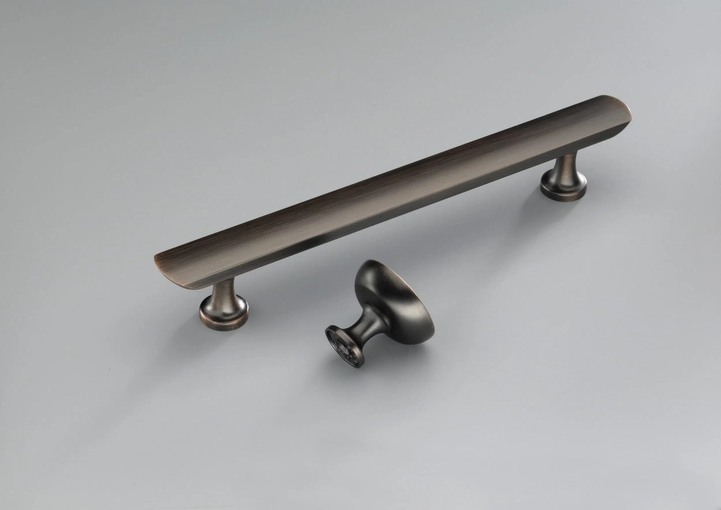 Dorchester handle and knob