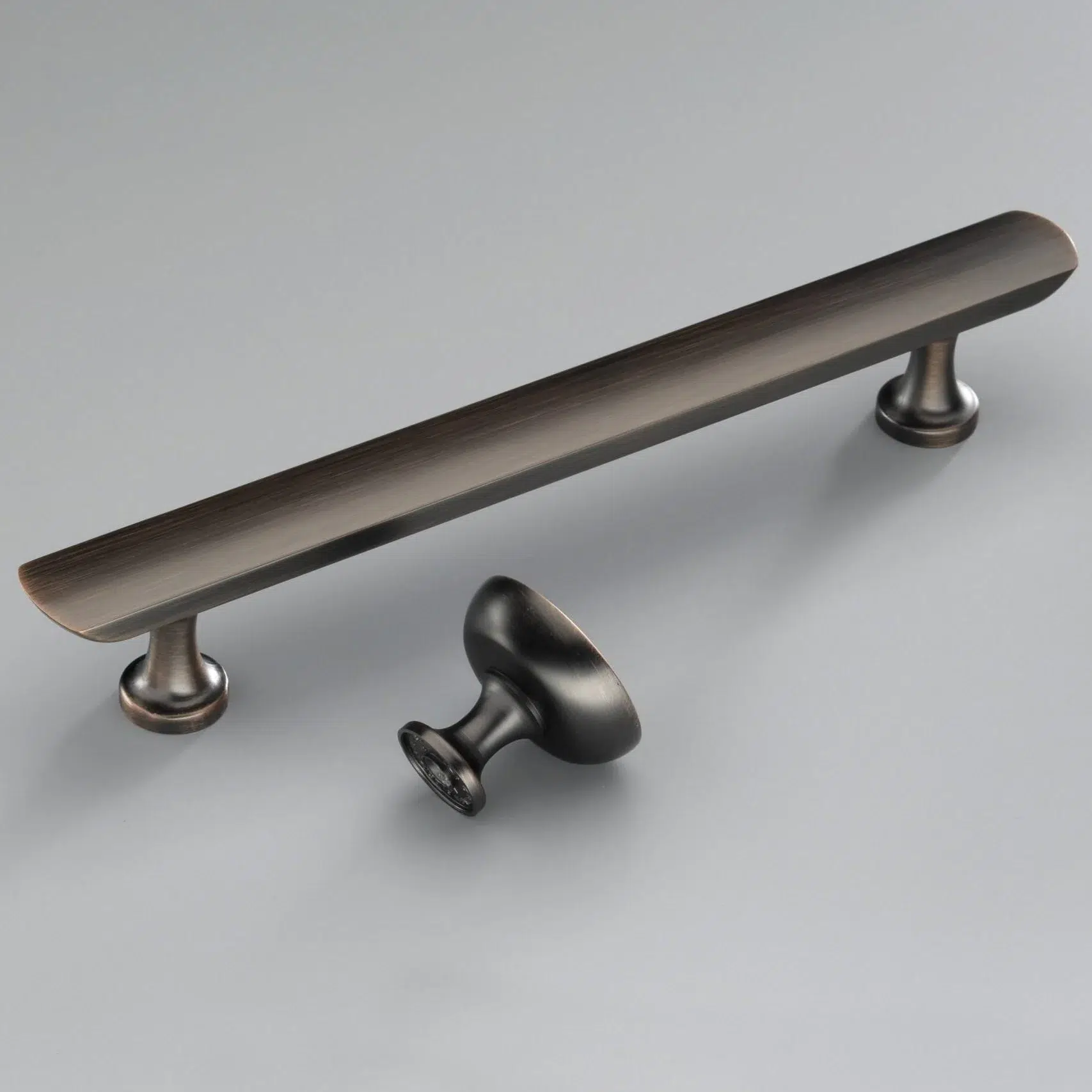 Dorchester handle and knob