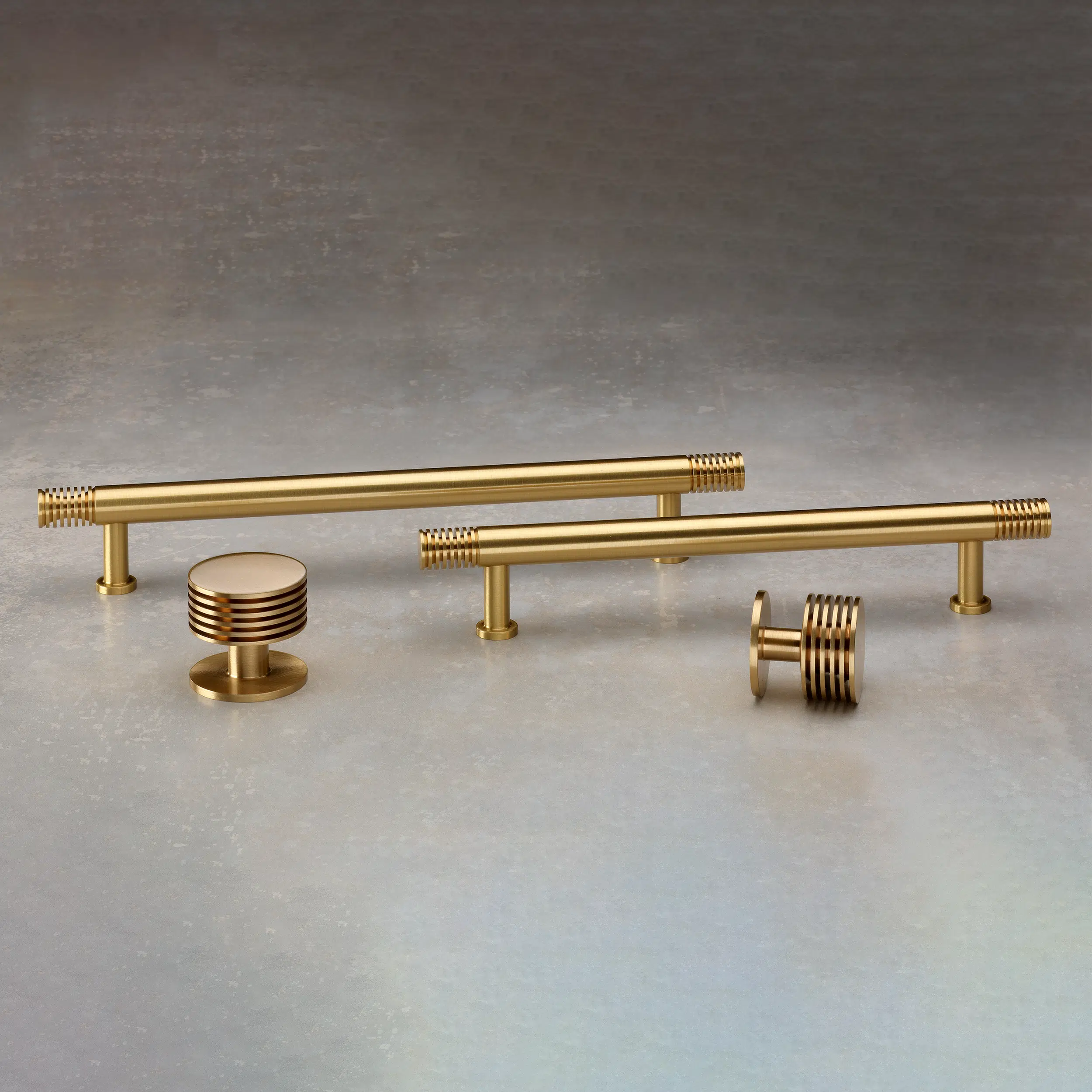 Skomer knobs and handles